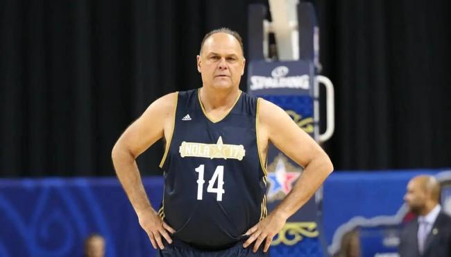 Jogador de basquete Oscar Schmidt morre aos 68 anos em São Paulo