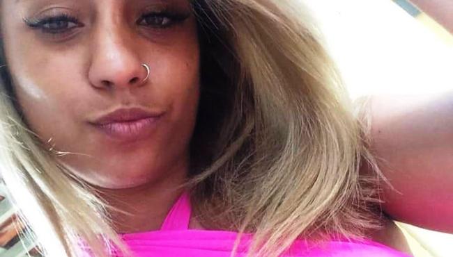 Jovem é morta com tiro no rosto dentro de apartamento