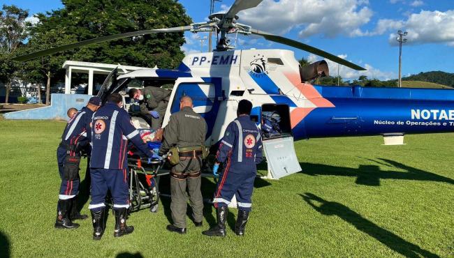 Jovem se queima em churrasqueira e precisa ser socorrido de helicóptero, no ES