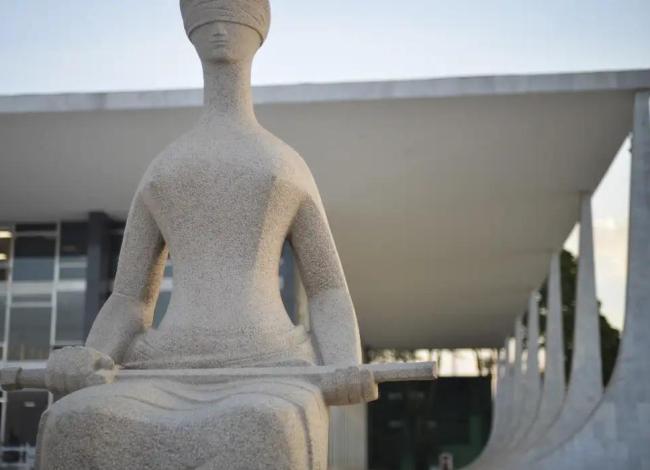 Juízes pedem adiamento de decisão que limitou penduricalhos