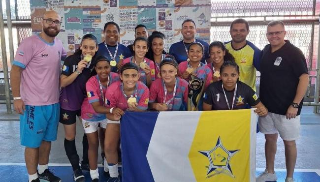 JUVENTUDE CAMPEÃ: Alunas de Conceição da Barra, no ES, conquistam título no futsal escolar e recebem reconhecimento oficial