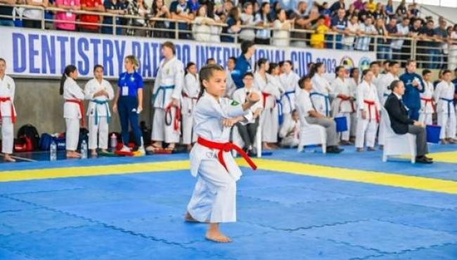 Karateca de Linhares, Valentina Passos, de 11 anos, disputa Open Nacional em Vitória, no ES
