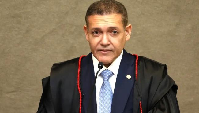 Kassio atende Flávio e suspende circulação de jornal de sindicato
