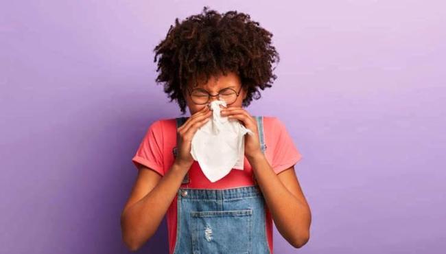 Lavagem nasal previne crises alérgicas e resfriados: Veja como