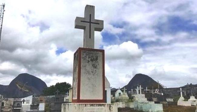 Lenda da serpente do cemitério dos poloneses assombra moradores de Águia Branca, no ES