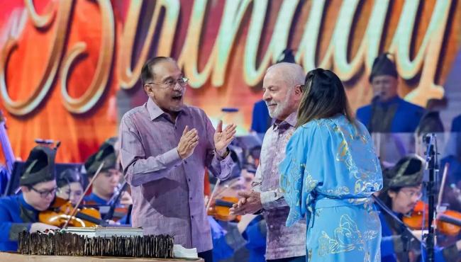 Lula completa 80 anos e se torna o primeiro octogenário no cargo