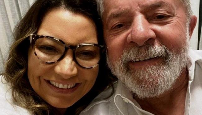 Lula e a esposa, Janja, estão com Covid e ficarão em isolamento