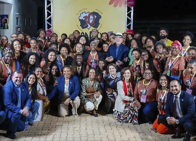 Lula entrega 18 novos títulos de territórios quilombolas