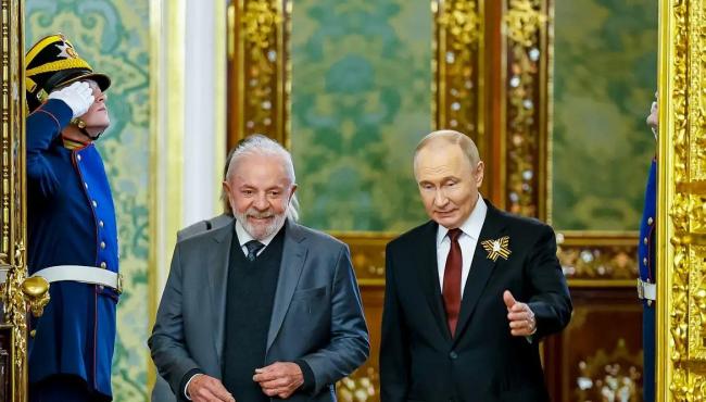 Lula estimula Putin a se reunir com Zelensky pela paz
