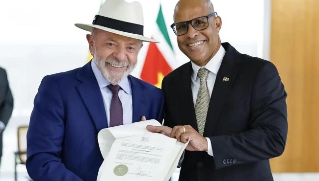 Lula recebe credenciais de sete novos embaixadores