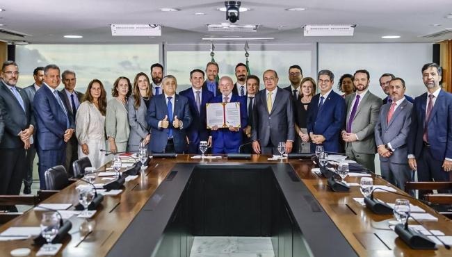 Lula sanciona Lei Antifacção e defende prisão de magnatas do crime