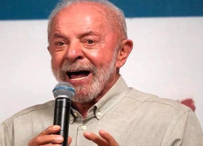 Lula sanciona lei que amplia benefícios para MEIs e envia ao Congresso PEC sobre tarifa zero no transporte coletivo