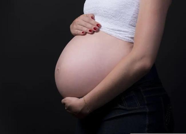 Lula sanciona lei que regulamenta a profissão de doula