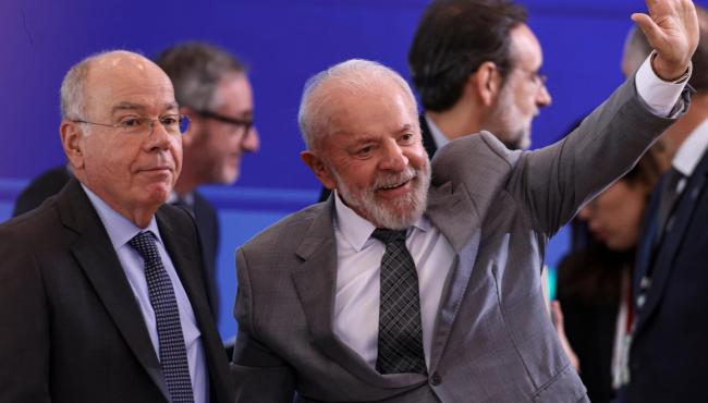 Lula tem reunião com chanceler após EUA cancelarem vistos de ministros do STF