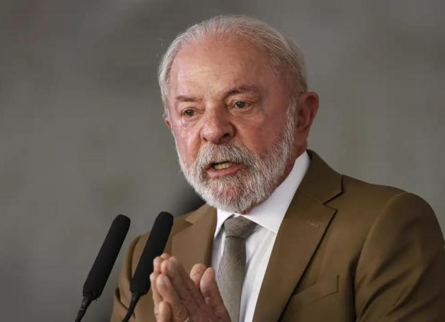 Lula zera imposto e subsidia diesel para conter alta do petróleo