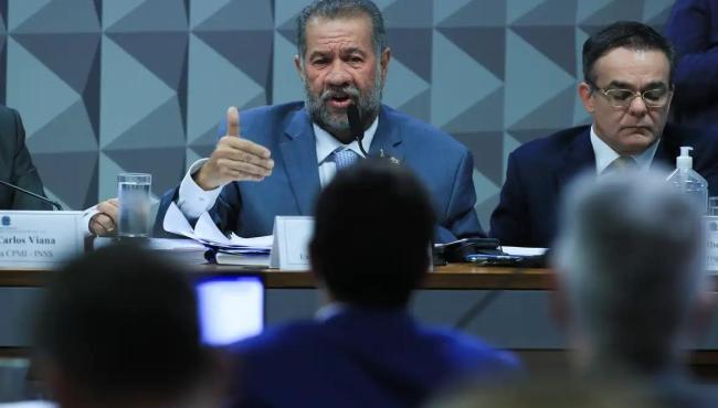 Lupi diz que governo acompanhava, mas sem dimensão de fraudes no INSS