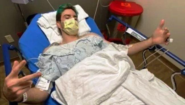 Lutador passa por cirurgia para remover testículo após joelhada