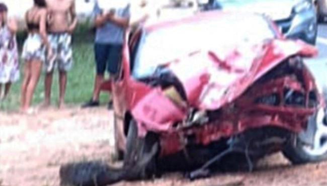 Mãe e filho de 7 anos que estavam indo para igreja morrem atropelados na BR-101