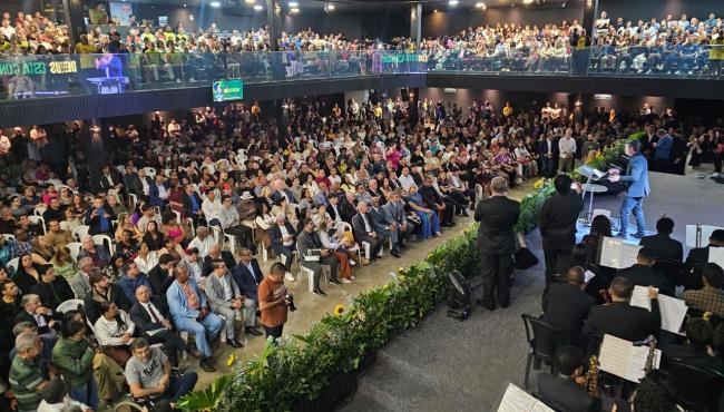 Mais de 3 mil pessoas participam do Culto pelo aniversário do deputado federal Messias Donato