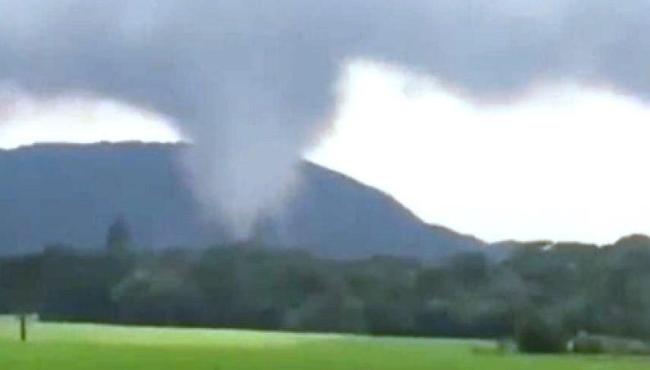 Mais de mil pessoas ainda estão desabrigadas após tornados em Santa Catarina