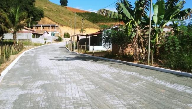 Mais quatro comunidades são beneficiadas com calçamento rural