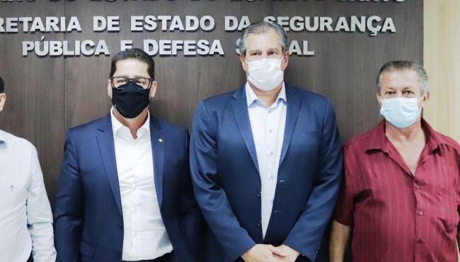 Marcelo Santos reúne cúpula de segurança do Estado com prefeito e vereadores de Santa Teresa, ES