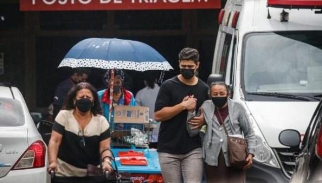 Média móvel de mortes no Brasil é a menor desde abril de 2020