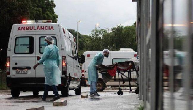 Média móvel de mortes por Covid-19 no Brasil tem nova queda e vai a 625