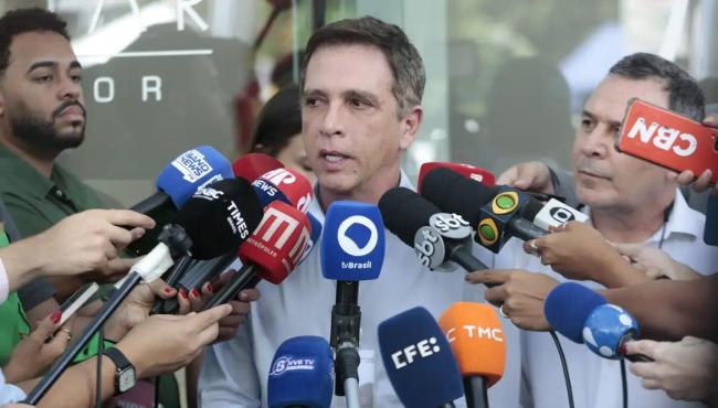 Médico de Bolsonaro confirma traumatismo craniano leve