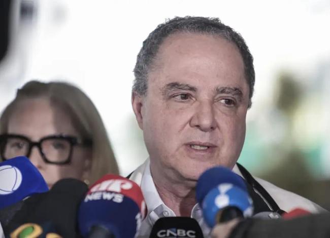 Médico diz que Lula retirou lesão e deve repousar nos próximos dias