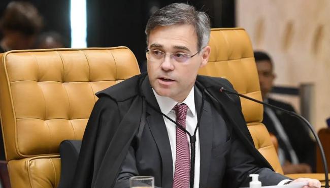Mendonça determina remoção de vídeo de deputados contrários a Flávio
