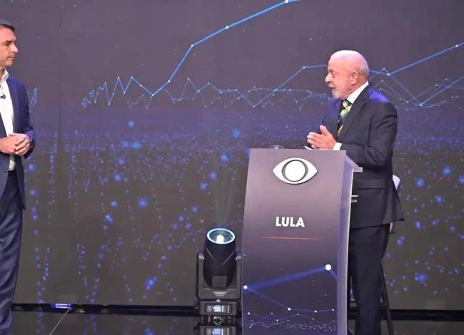 Mendonça diz que Flávio e Lula podem divulgar sigilos