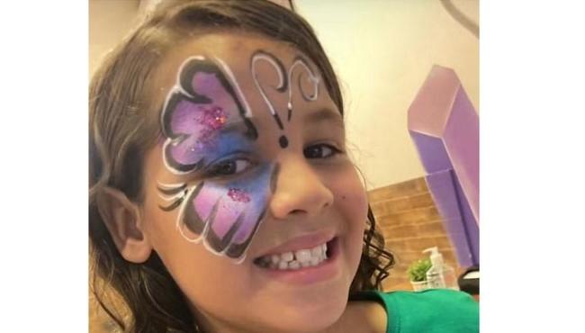 Menina de 8 anos morre após inalar desodorante em desafio