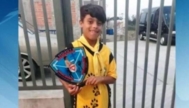 Menino de 14 anos mata irmão de 12 anos a facadas