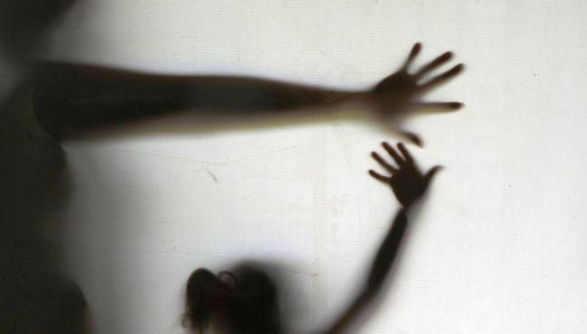 Menor rapta criança de 6 anos durante sono para estuprá-la