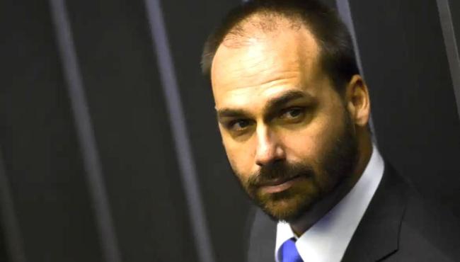 Ministério da Justiça demite Eduardo Bolsonaro por abandono de cargo