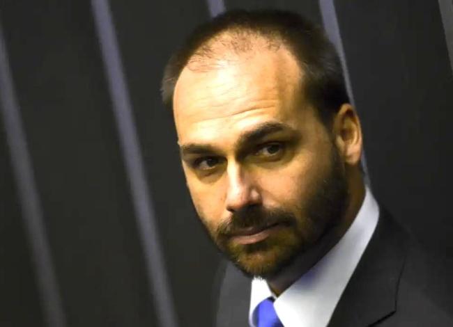Ministério da Justiça demite Eduardo Bolsonaro por abandono de cargo