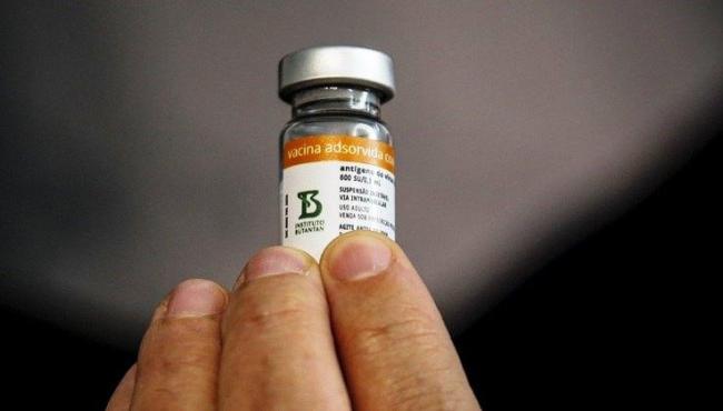 Ministério da Saúde assina contrato de compra de 100 milhões de doses da CoronaVac