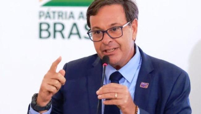 Ministro do Turismo insinua que cancelamento do Carnaval foi castigo de Deus