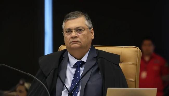 Ministro proíbe repasse de emendas para Eduardo Bolsonaro e Ramagem