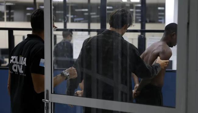 Ministros farão reunião de emergência com Castro nesta quarta-feira (29)