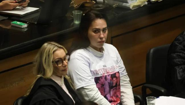 Monique Medeiros se entrega à polícia e volta a ser presa