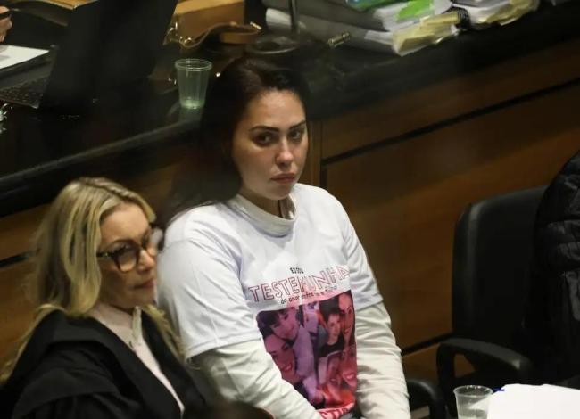 Monique Medeiros se entrega à polícia e volta a ser presa