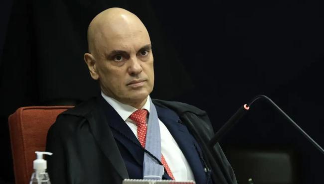Moraes autoriza Bolsonaro a deixar a prisão para fazer cirurgia