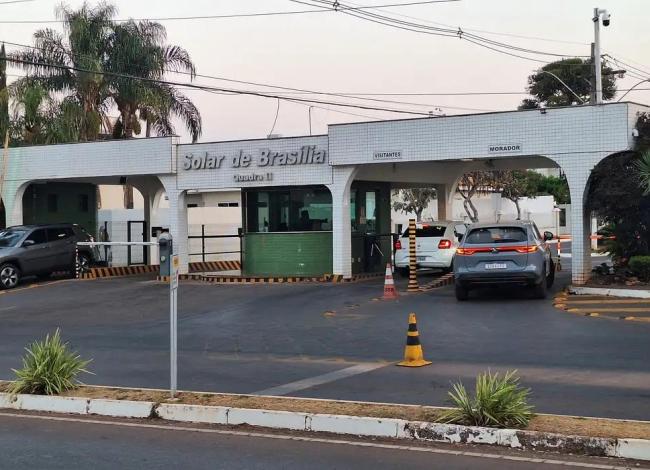 Moraes autoriza Bolsonaro a sair da prisão domiciliar para dentista