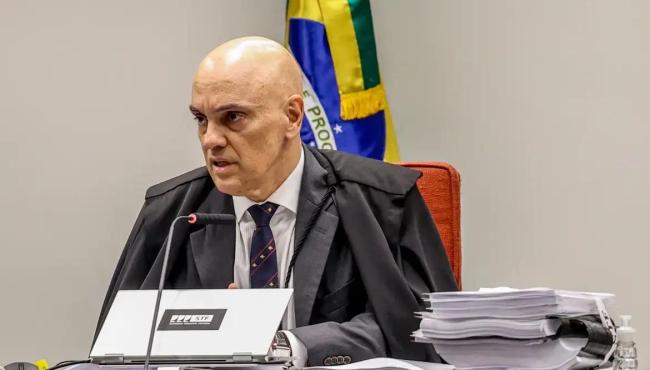 Moraes manda comunicar TSE sobre inelegibilidade de Bolsonaro