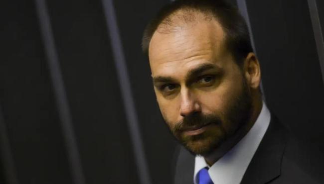 Moraes manda notificar Eduardo Bolsonaro sobre abertura de ação penal