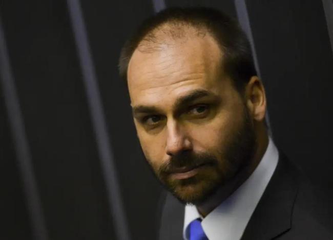 Moraes manda notificar Eduardo Bolsonaro sobre abertura de ação penal