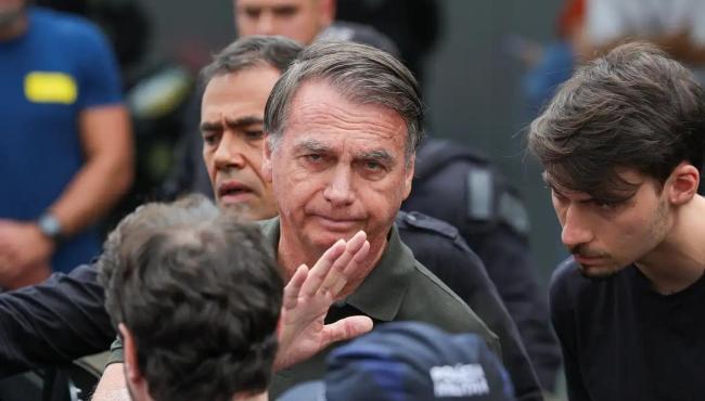Moraes nega pedido da defesa e mantém prisão domiciliar de Bolsonaro