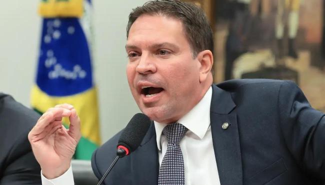 Moraes pede aos Estados Unidos extradição de Ramagem